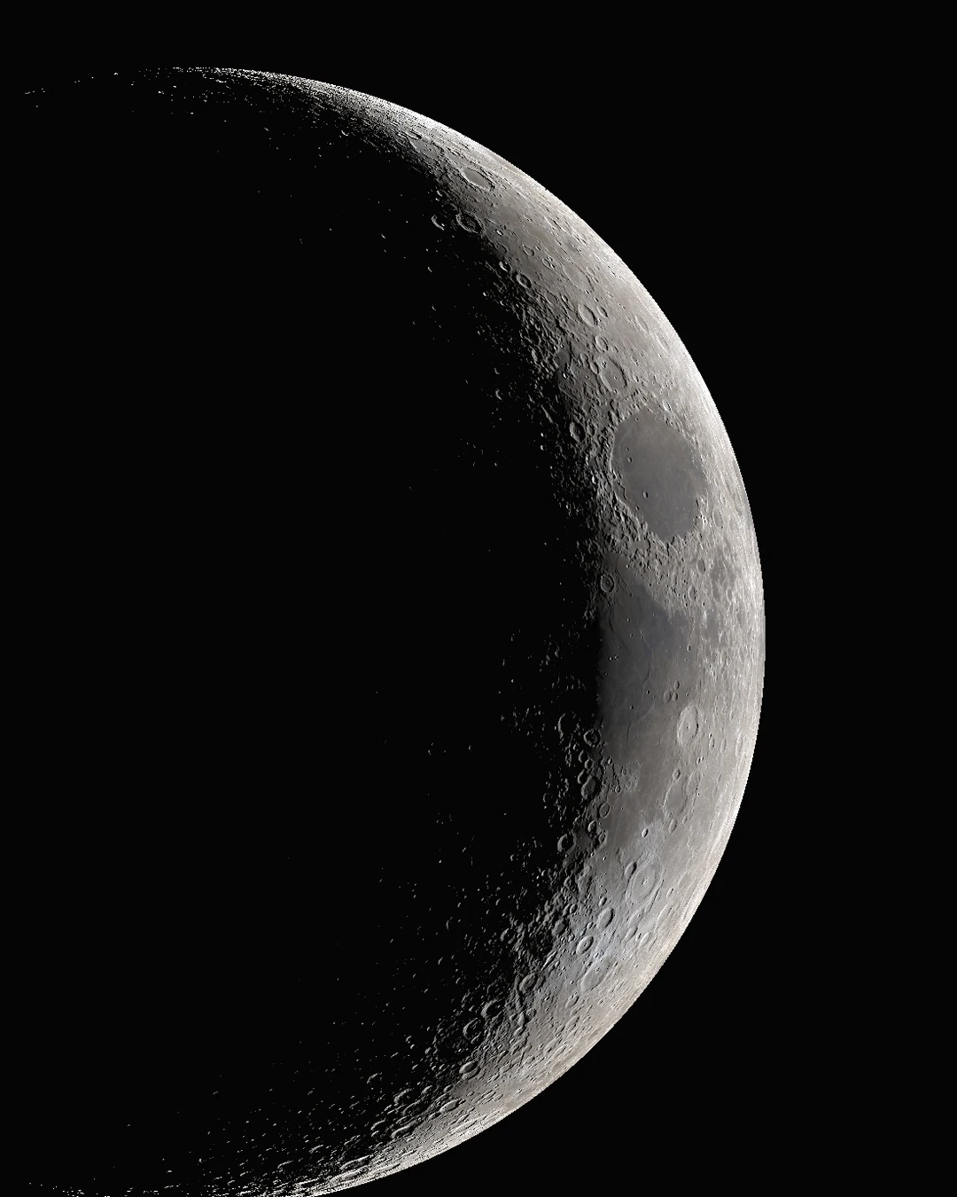 09 / 13 · Crescent Negative Space